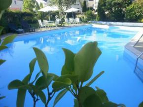 Отель Logis Les Bains De Mer  Бенодет